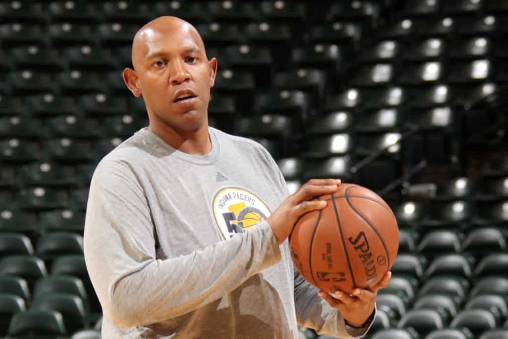 Image of Popeye Jones with basketball