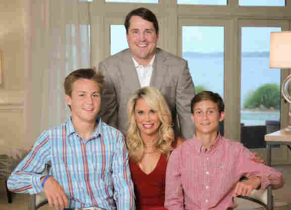Image of Will Muschamp with his wife Carol Davis Muschamp and kids Jackson, whit